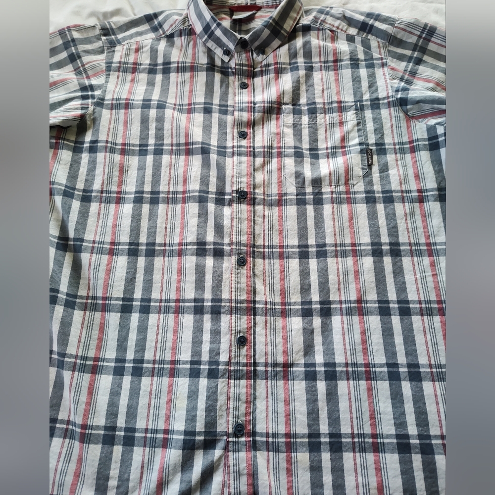 COLUMBIA Men's Lightweight Button Up Shirt. Size XL. Short Sleeves.